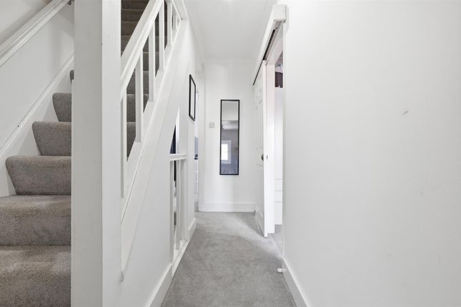 14, Eagle Terrace, Woodford Green photo 3