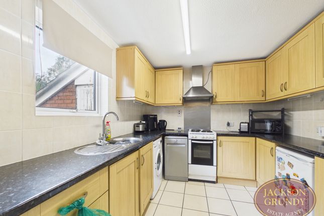 9, Field Rose Square, Northampton photo 4