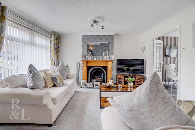 86, Wolds Drive, Nottingham photo 3