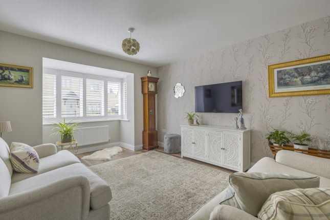 49, Pochard Way, South Cerney photo 4