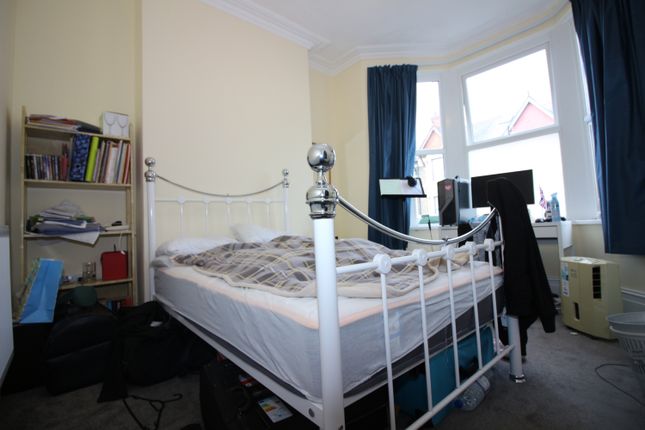 Monthermer Road(*), Cardiff photo 3