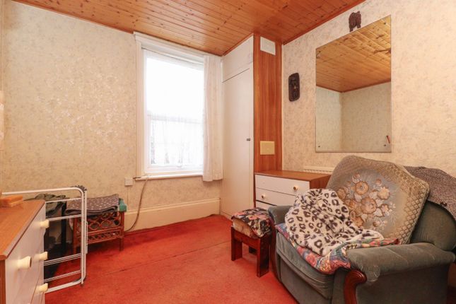 Lower Floor Maisonette, 58, Trinity Square, Kent photo 4