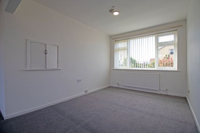 34 Greystones Road, Gainsborough photo 3
