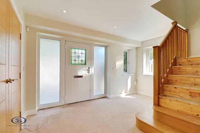 21, Chelford Road, Somerford photo 4