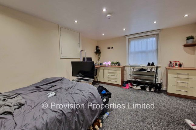 North Grange Road, Hyde Park photo 5