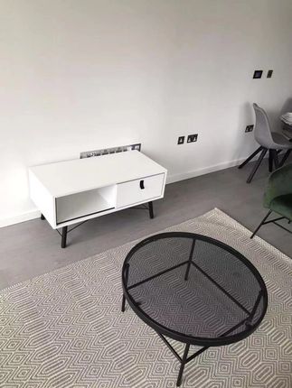 Flat to rent in Park Drive, London