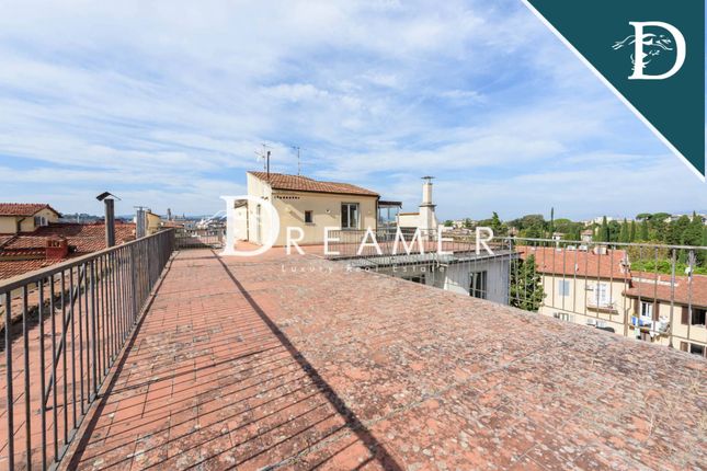 Penthouse for sale in Via Bernardo Segni, Firenze, Toscana