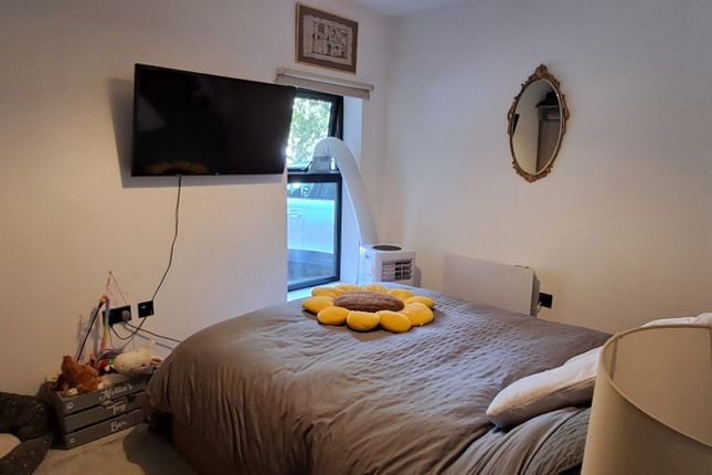 6 Prestige House, 16 Melbourne Road, Bushey photo 4