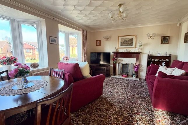 2, Waltham Close, Lincoln photo 2