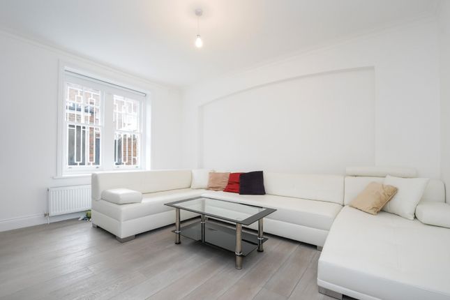 1-bed flat on 90 Elm Park Mansions,, Park Walk, London, £575,000