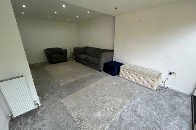 20, Cheadle photo 3