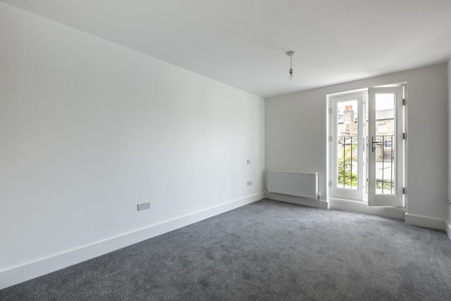 2 48, Elliotts Row, London photo 4