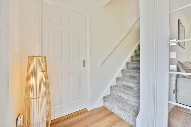 12, Scott Drive, Carluke photo 3