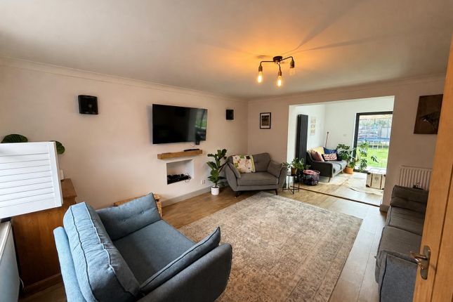 39, Sebrights Way, Peterborough photo 3