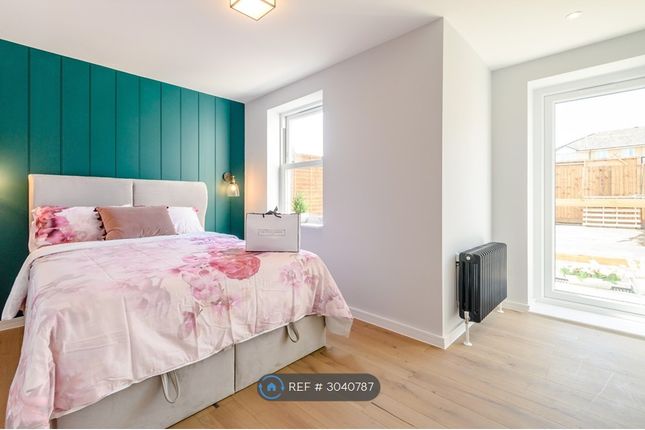 Flat, Glenhaven Avenue, Borehamwood photo 4