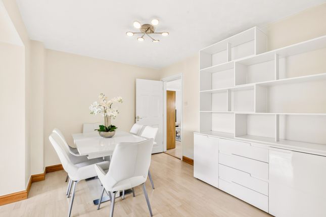 7, Larkspur Drive, Evesham photo 4
