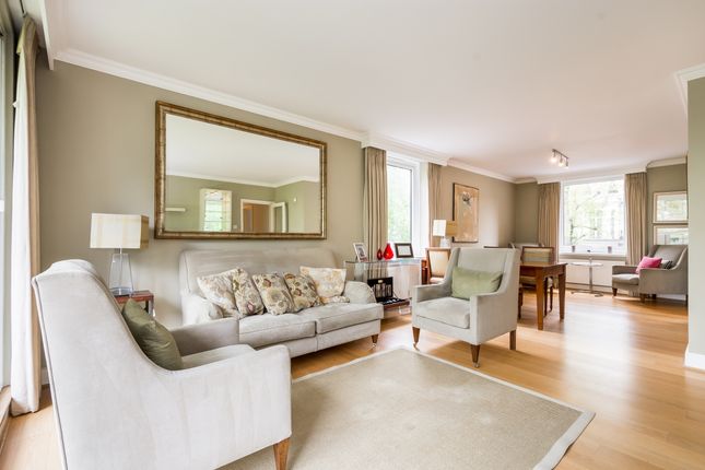 Flat 8, Hamilton House, Vicarage Gate, London photo 4