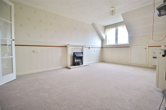 36, Cissbury Court, Findon Valley photo 4