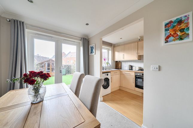 8, Bell Close, Pulborough photo 3