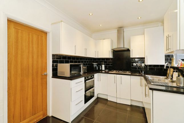 166, Davyhulme Road, Manchester photo 2