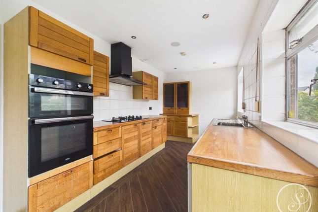 1, Templegate Close, Leeds photo 3