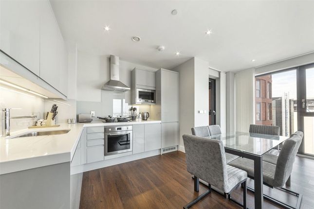 1501, Avalon Point, London photo 3