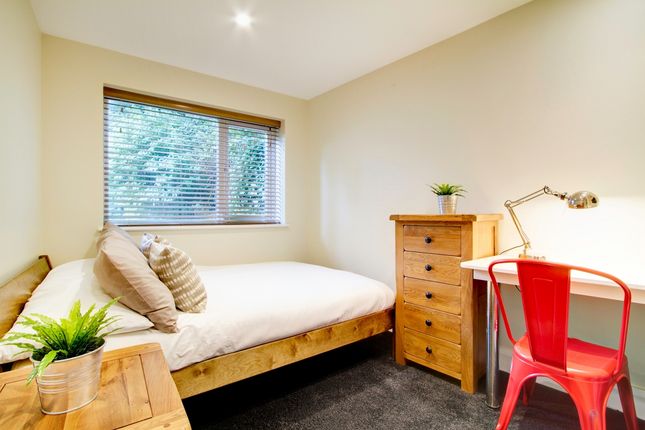 9, Sherwood Avenue, Manchester photo 3
