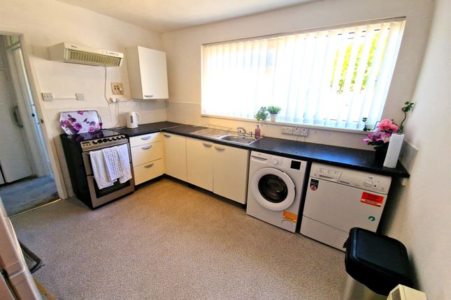 Flat 14, Anton Court, Tyn-Y-Pwll Road, Cardiff photo 5