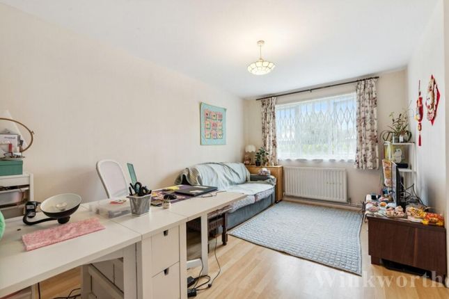 Burbage House, Samuel Close photo 3