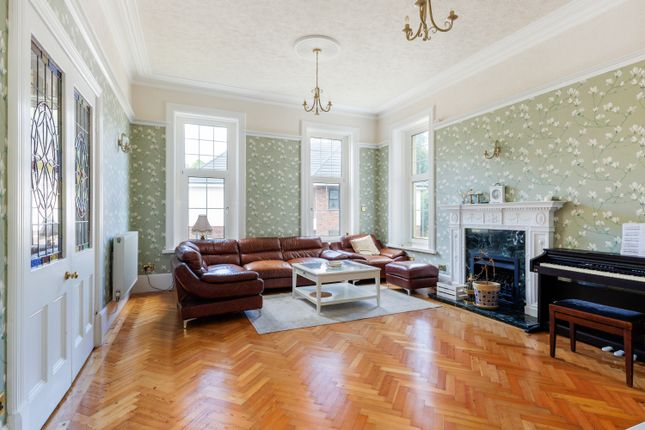Grosvenor, The Mount, Warlingham photo 4