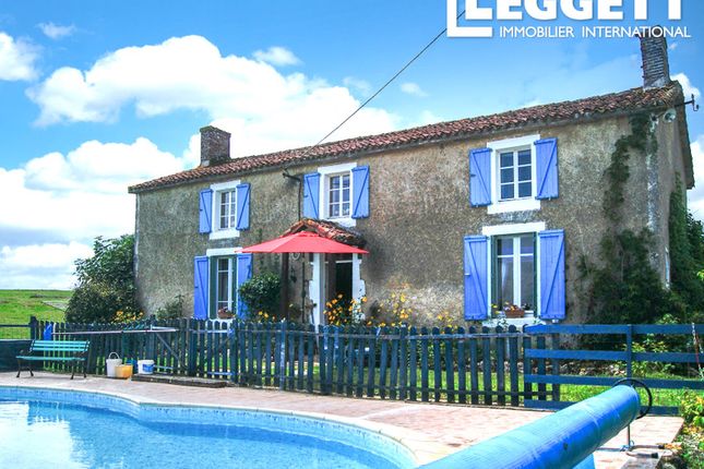 Thumbnail Villa for sale in Vernoux-En-Gâtine, Deux-Sèvres, Nouvelle-Aquitaine