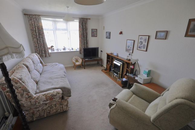 124, Grampian Way, Thorne photo 3
