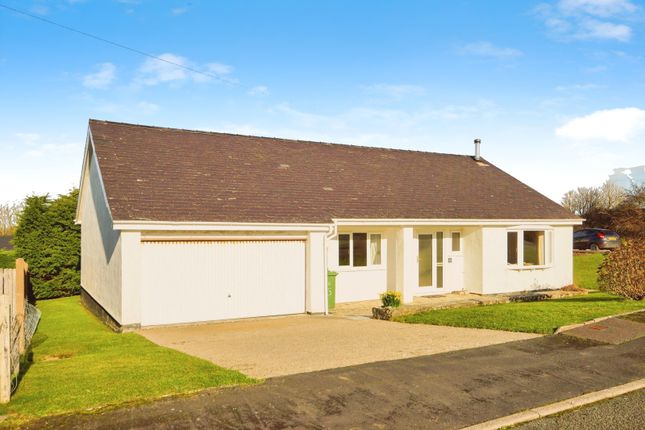 3-bed bungalow on 15, Lon Cernyw, Bwlchtocyn, £375,000