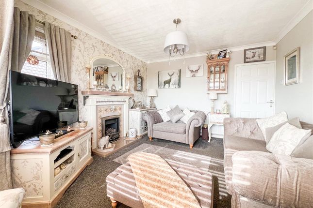 9, Woodside Avenue, Stoke-On-Trent photo 4