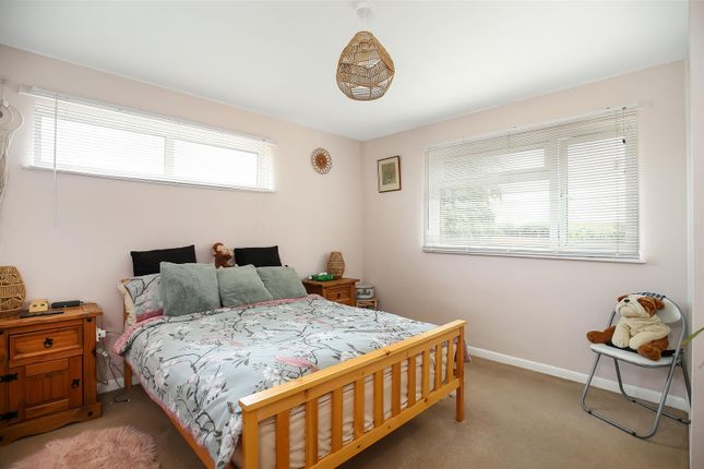 Manor Farm Lodge, Fyfield Lane, Andover photo 4