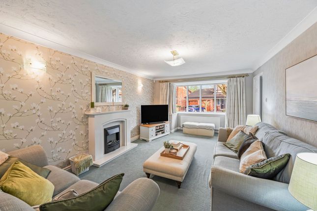 3 Chessington Close, Warrington photo 2
