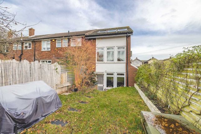 End terrace house for sale in Travic Road, Slough