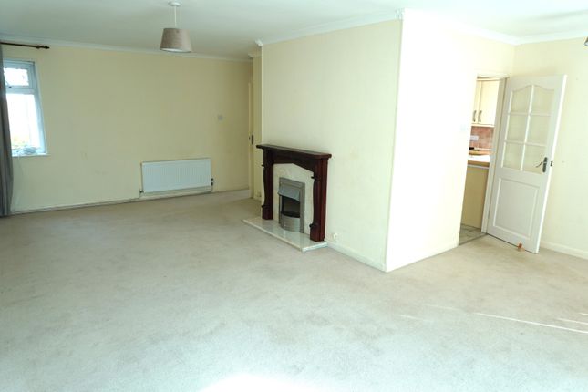 21, Whitestone Avenue, Swansea photo 2