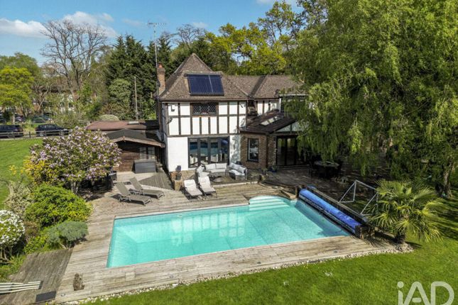 Grove Farm House, Warren Lane, Stanmore photo 3