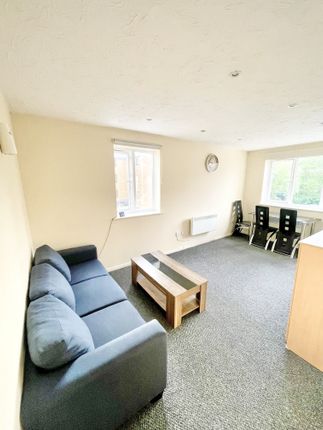 92 BURKET CLOSE , BURKET CLOSE, NORWOOD GREEN, SOUTHALL photo 2