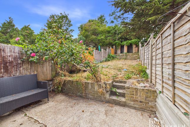 66 Castle Road, Chatham photo 4