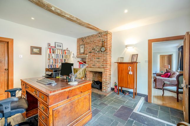 Detached house for sale in High Street Guilsborough, Northamptonshire