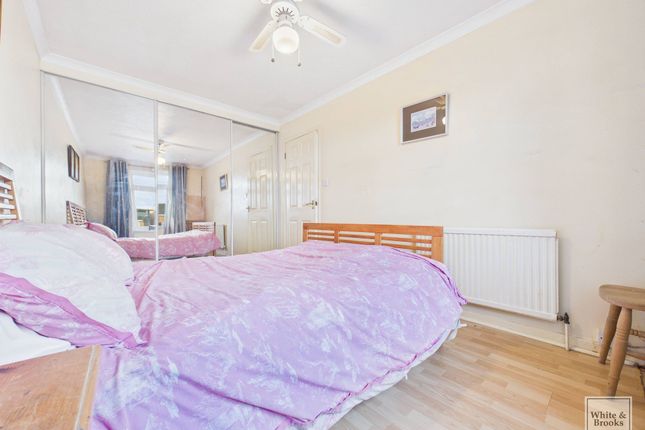 21 Bronze Close, Bognor Regis photo 4