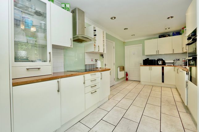 2, Robertson Way, Huntingdon photo 3