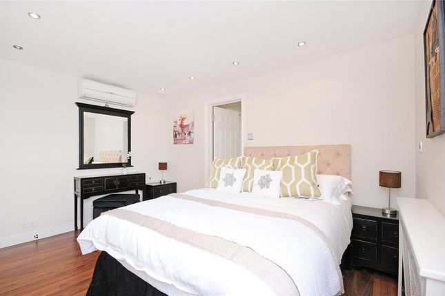 Flat 119, 23, Southwick Street, London photo 3