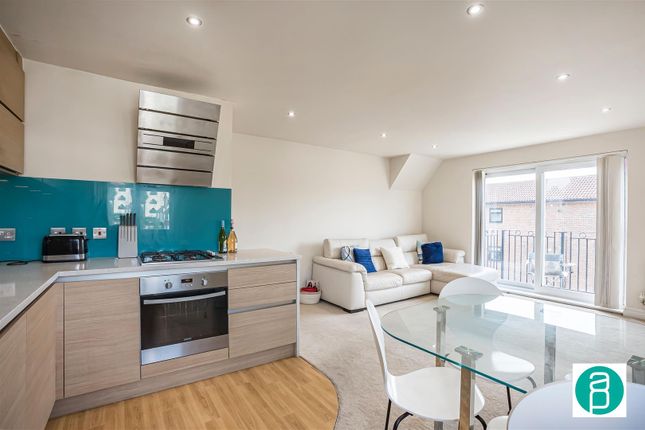 Flat 14, 85, Worple Road, London photo 2