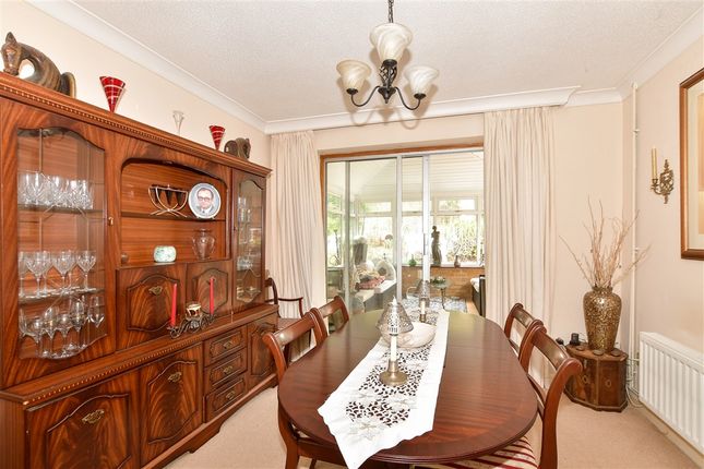 Oliver Close, Crowborough photo 4