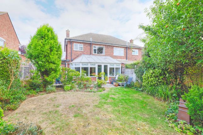 137 Cozens Road, Ware photo 4