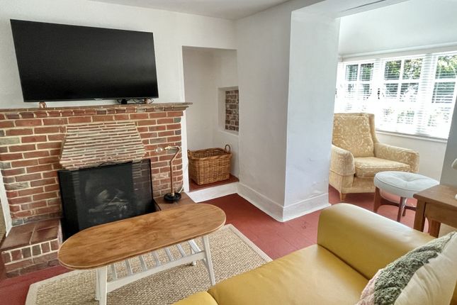 Appletree Cottage, 19 Ringwood Road, Verwood photo 4