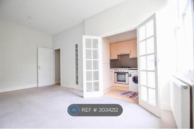 Flat   Evering Road, London photo 2
